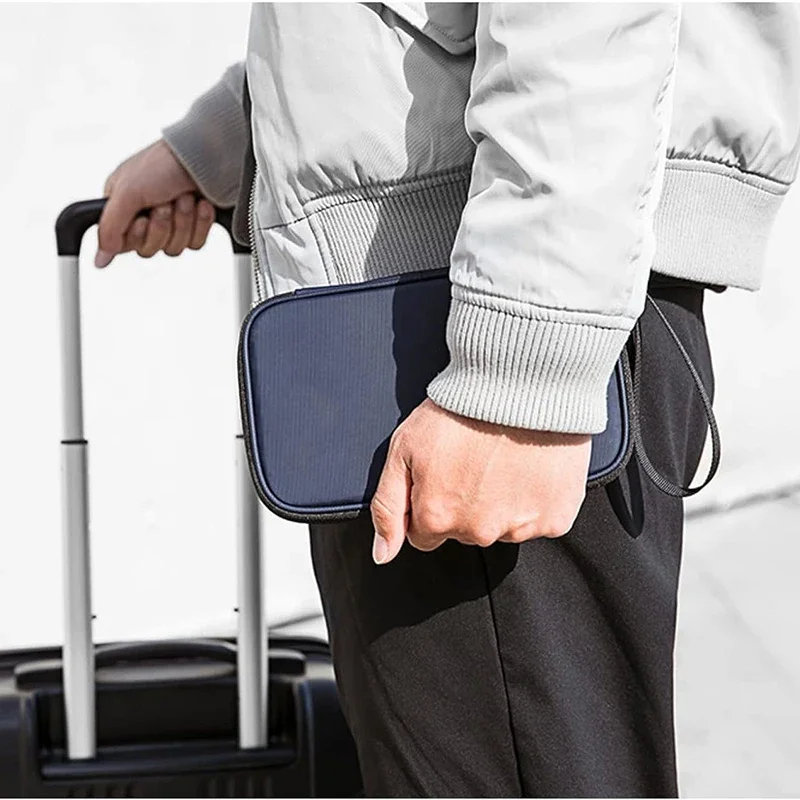 Lightweight Family Travel Pass - Travel Organizer Men recension och pris